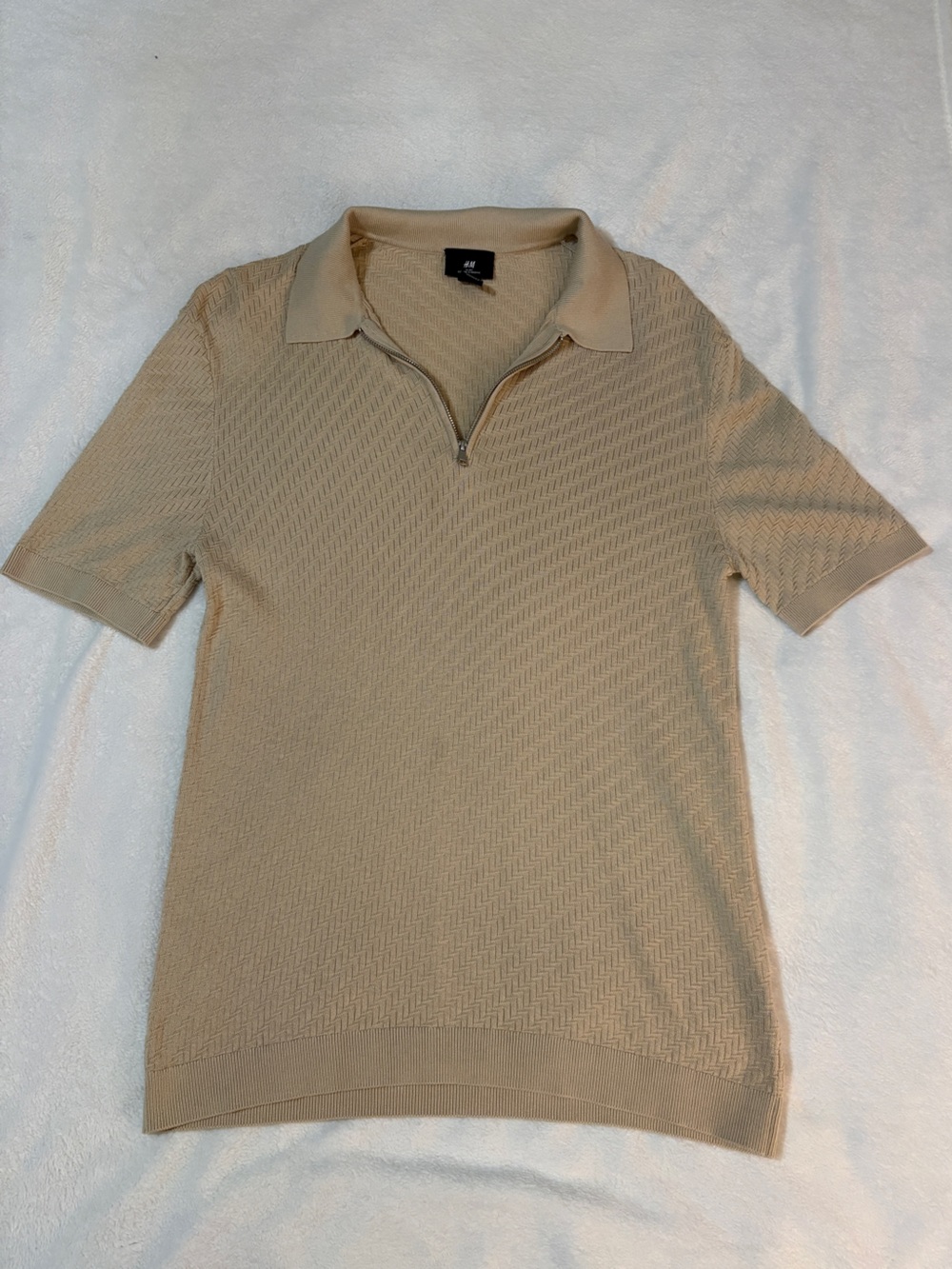 H&M Men's Short-Sleeve Zip Polo Sweater in Beige/Tan
